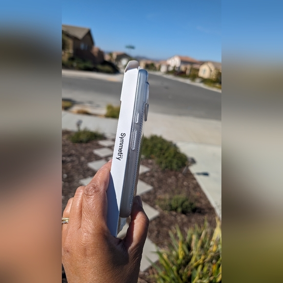 OtterBox Pixel 7 Pro Case Symmetry Series Clear - Picture 4 of 16